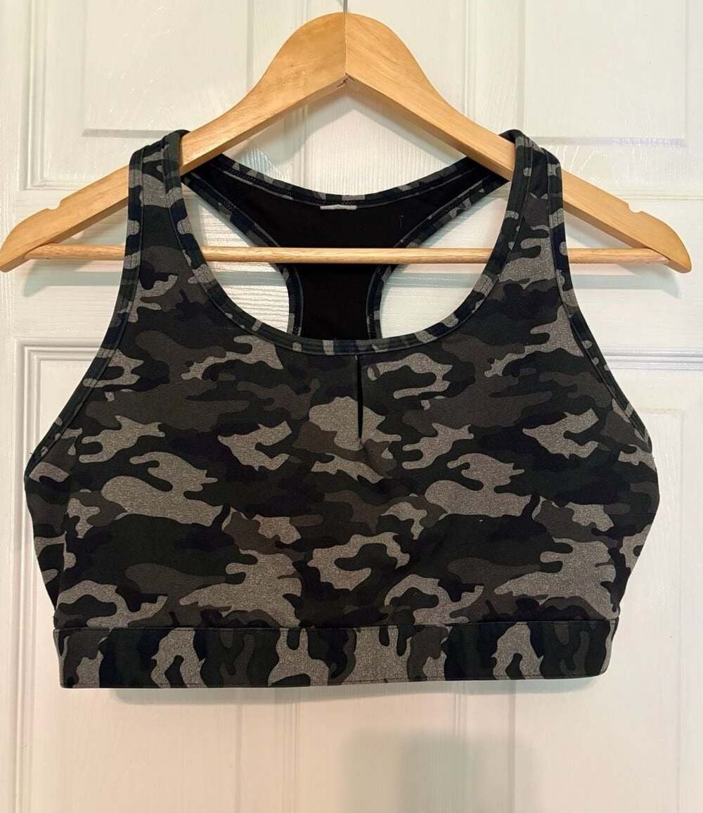 GUC Fabletics Camo Medium Impact Sports Bra w/ Hook & Eye Back Closure, L / XL